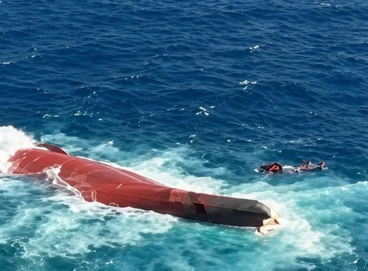 Kapal Virgo Transport 8 mengalami kecelakaan di Laut Jawa